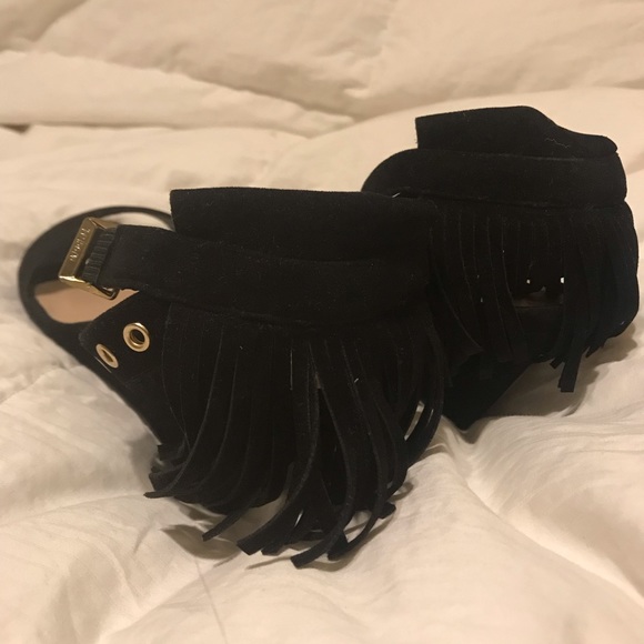 Sandals - Picture 2 of 4